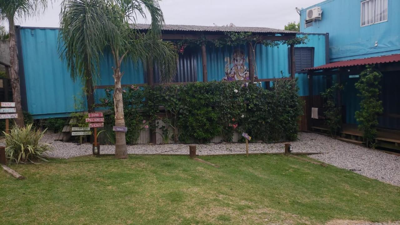 Hindu Box Containers E Cabanas Прайя-ду-Роза Экстерьер фото