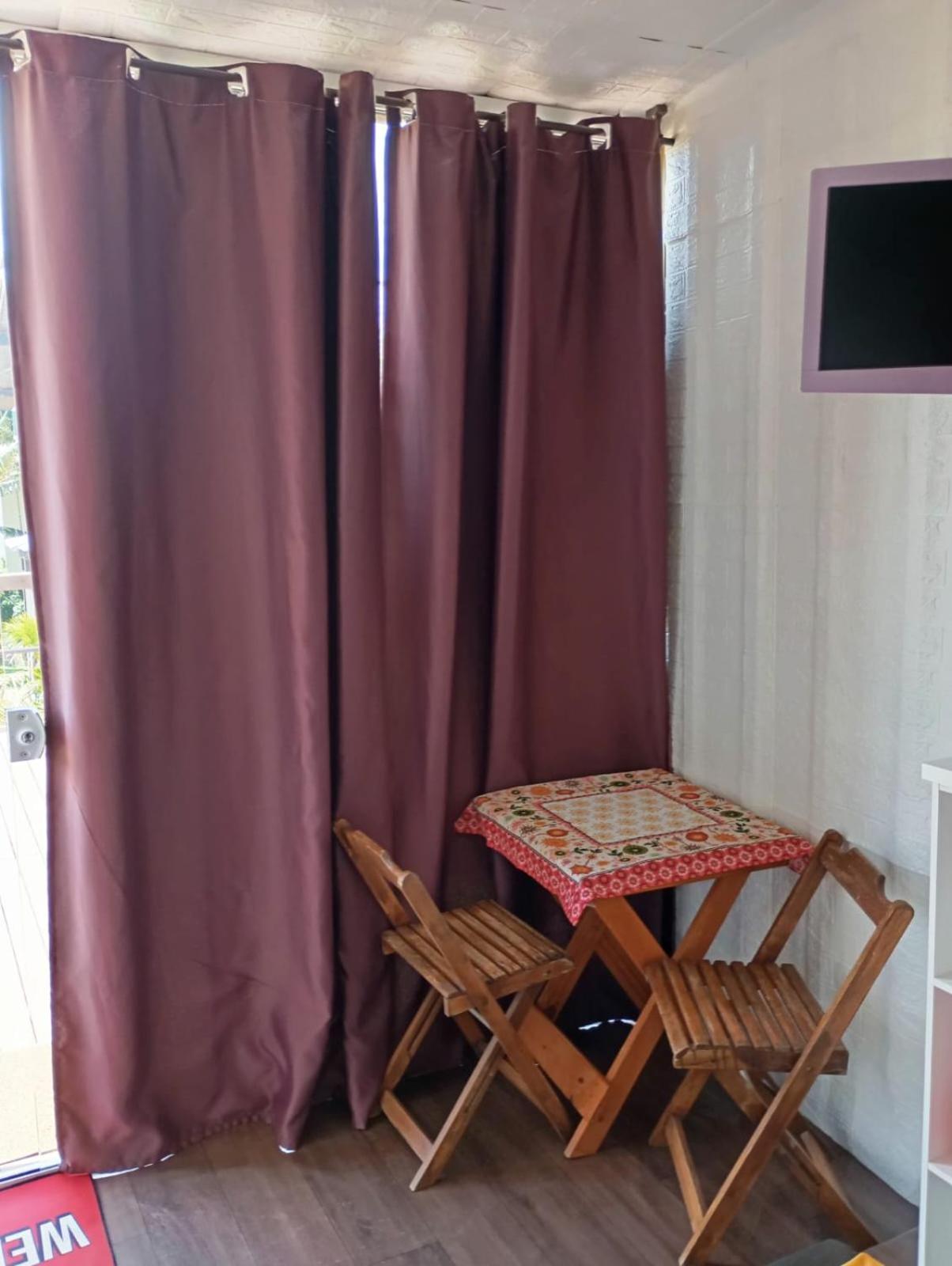 Hindu Box Containers E Cabanas Прайя-ду-Роза Экстерьер фото